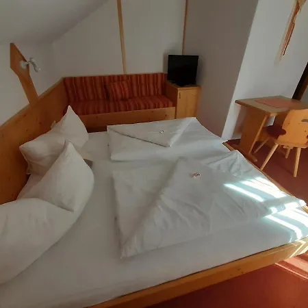 Haus Boedele 皮茨河谷圣莱昂哈德